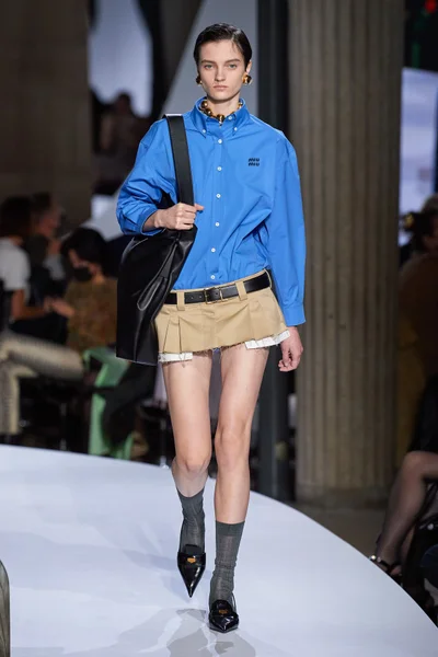 Look 5